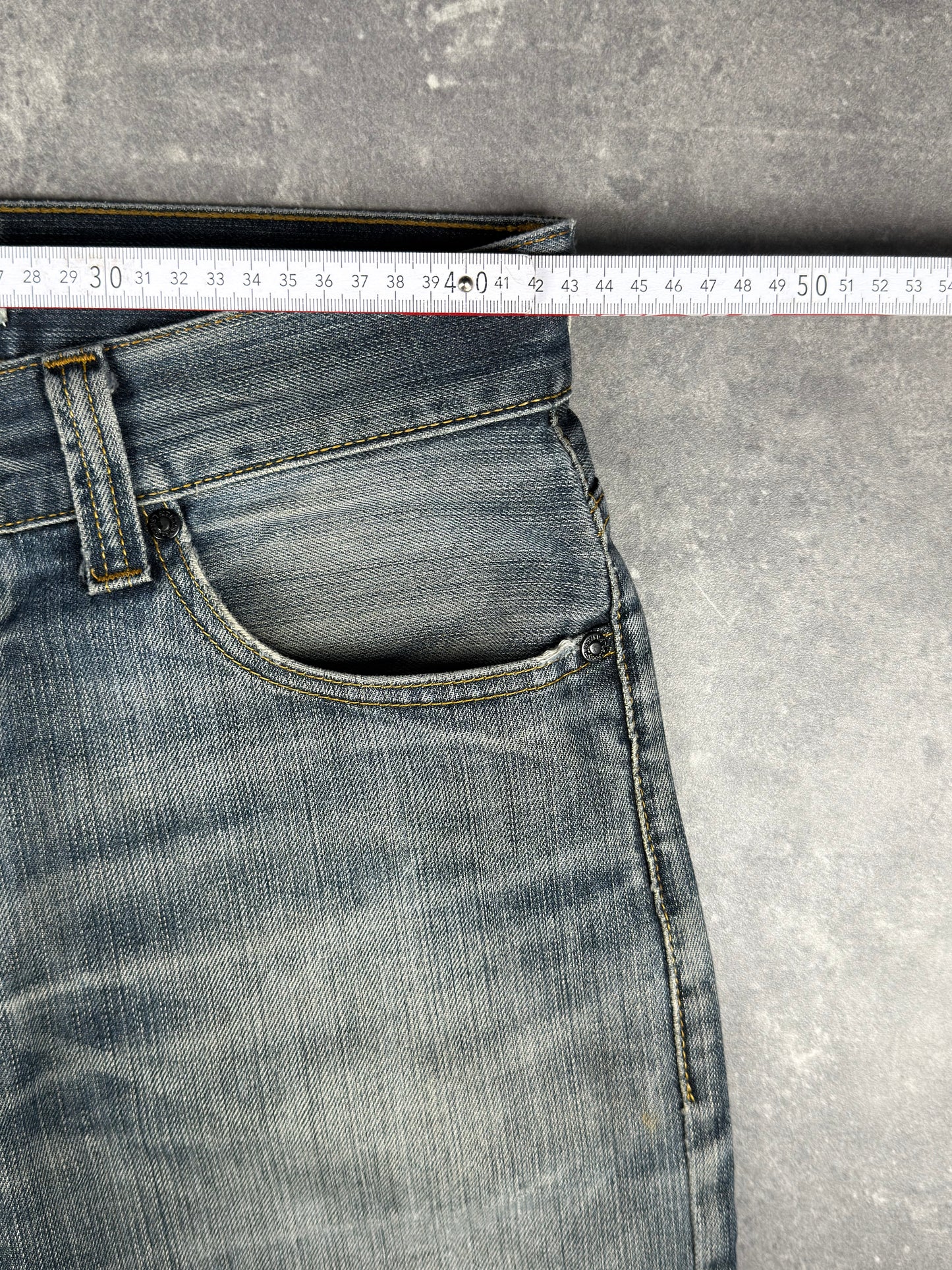 Levi’s bootcut (W33/L32)