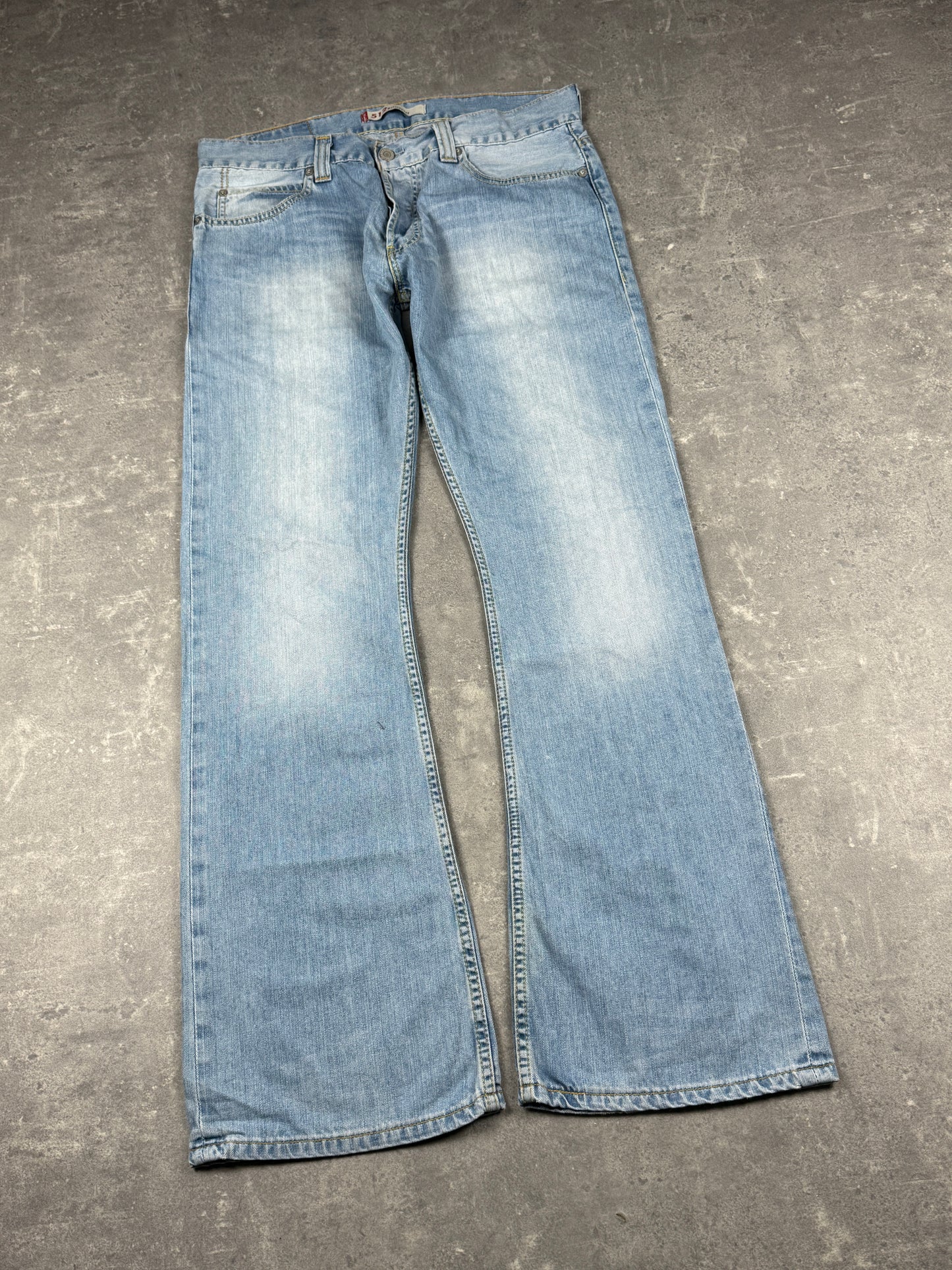 Levi’s bootcut Jeans  (W34/L34-36)