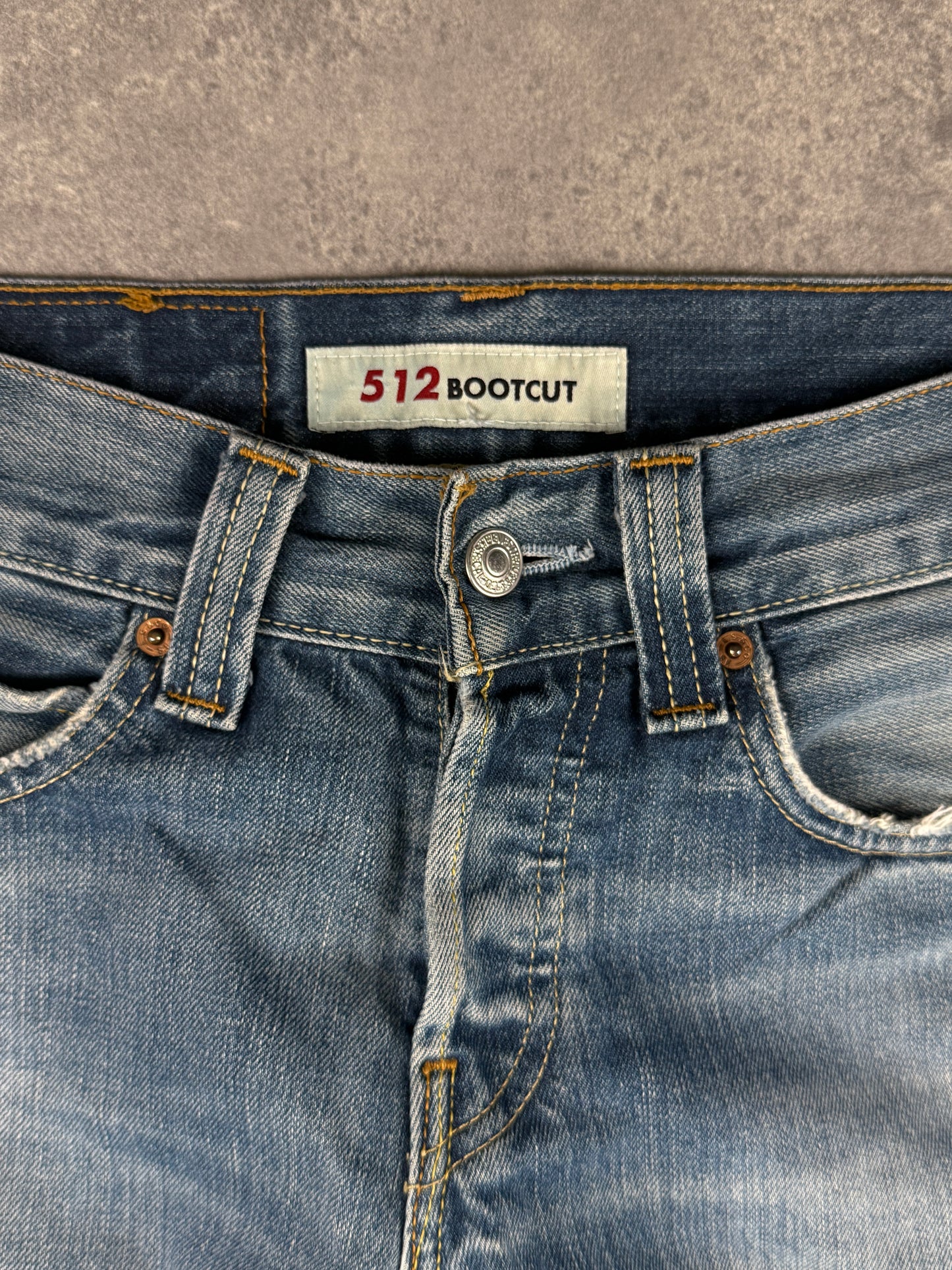 Levi’s bootcut Jeans (W28/L32)