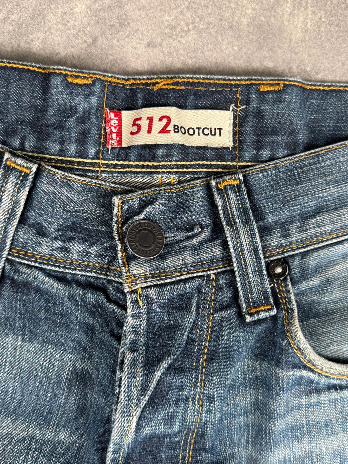 Levi’s bootcut Jeans (W28/L30)