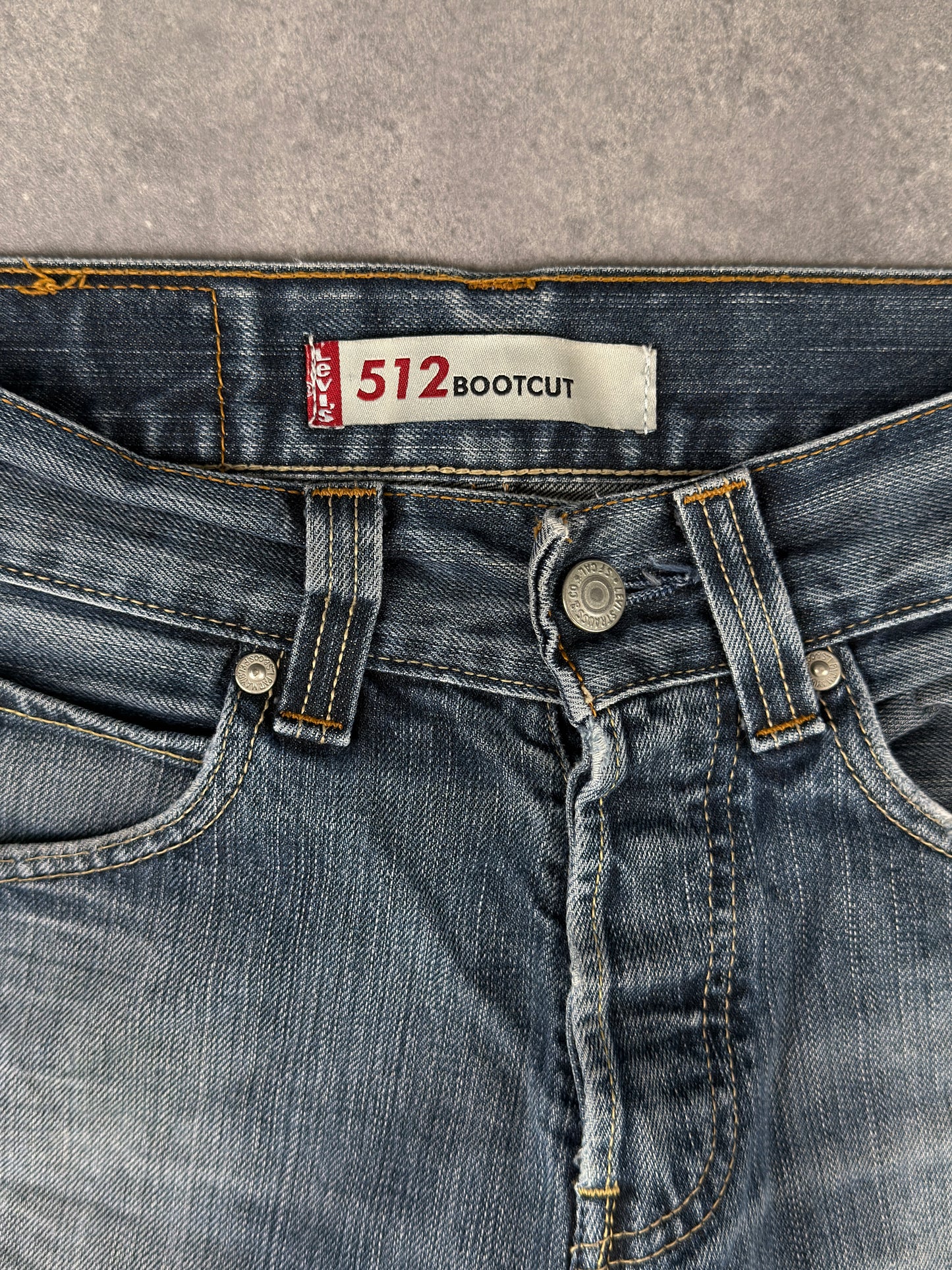Levi’s bootcut Jeans (W28/L30)