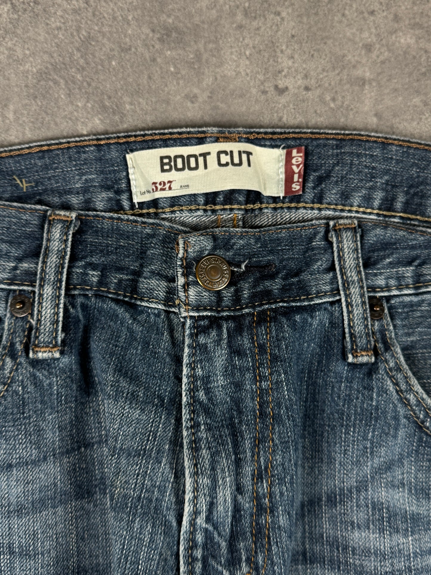 Levi’s bootcut Jeans (W33/L32)
