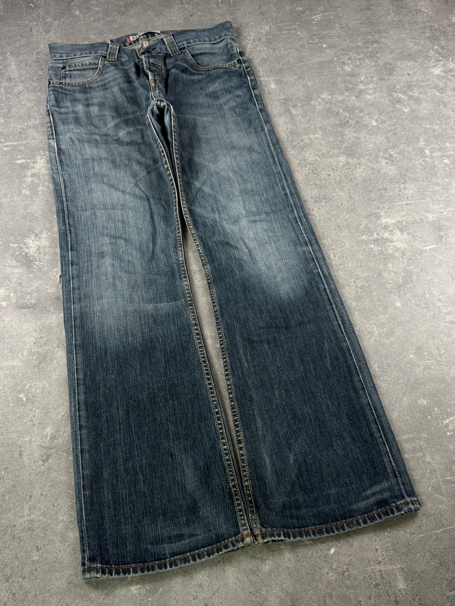 Levi’s bootcut Jeans (W33/L34)