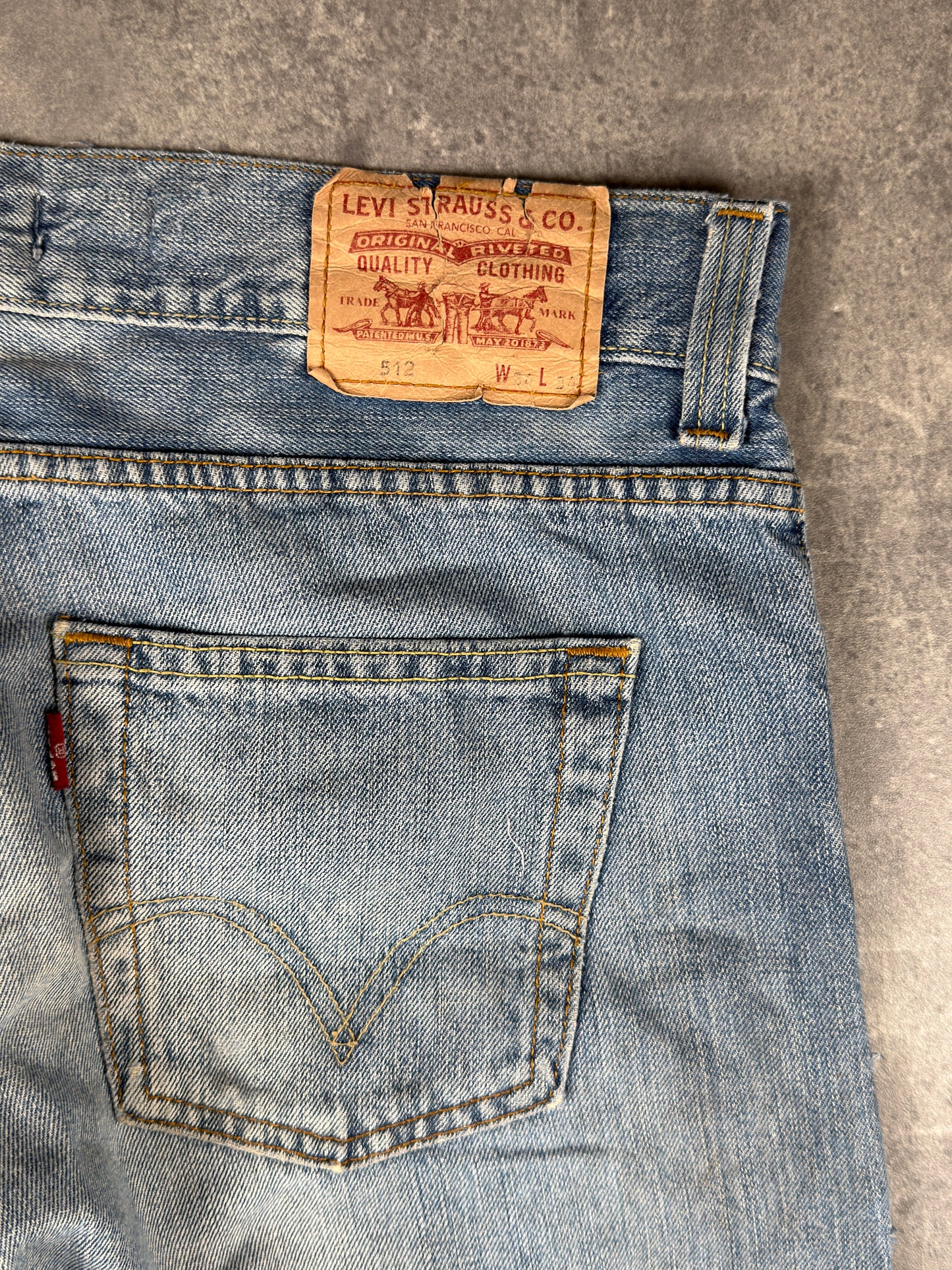 Levi’s bootcut Jeans (W34/L34-36)