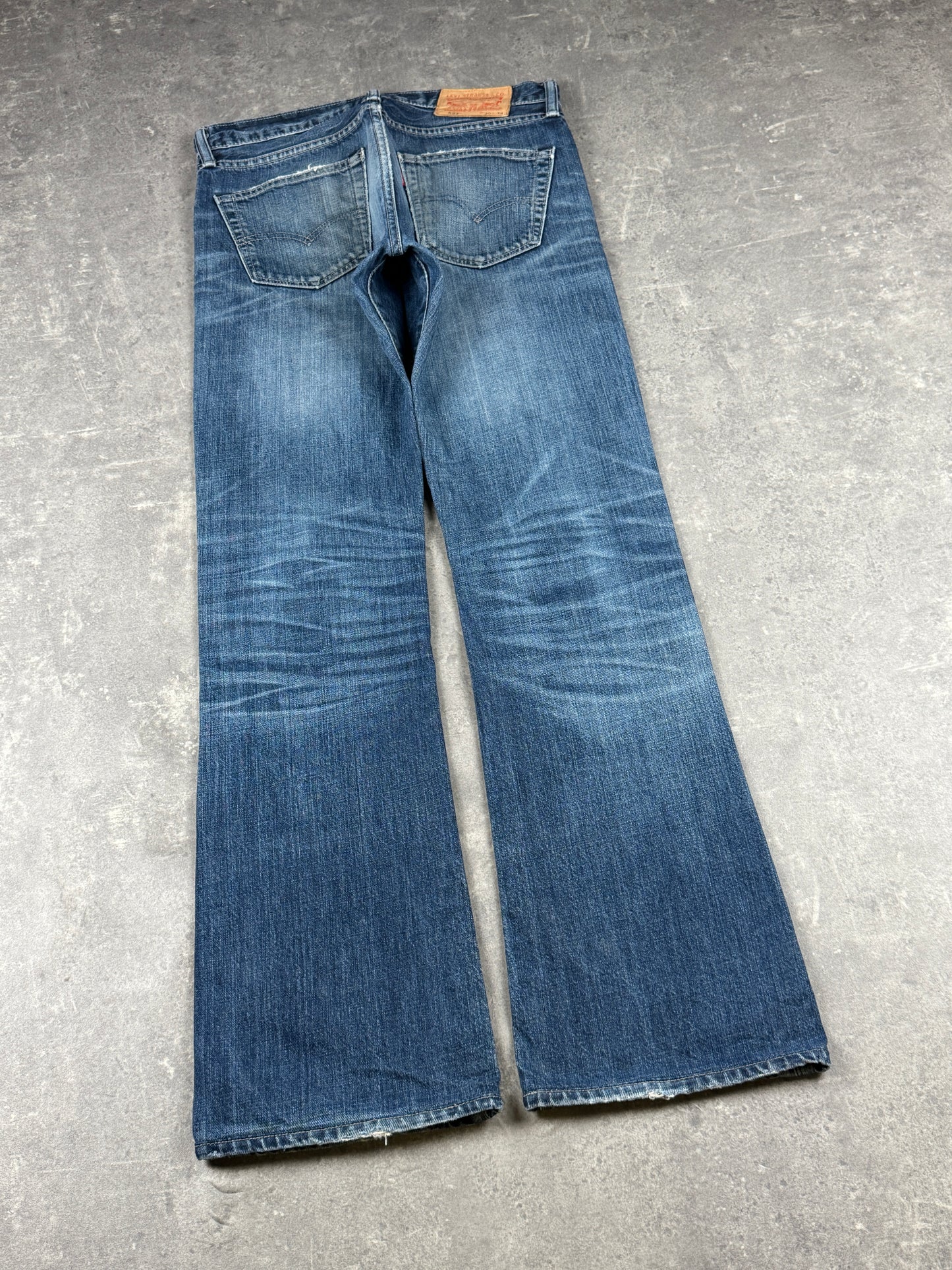 Levi’s bootcut jeans (W30/L32)