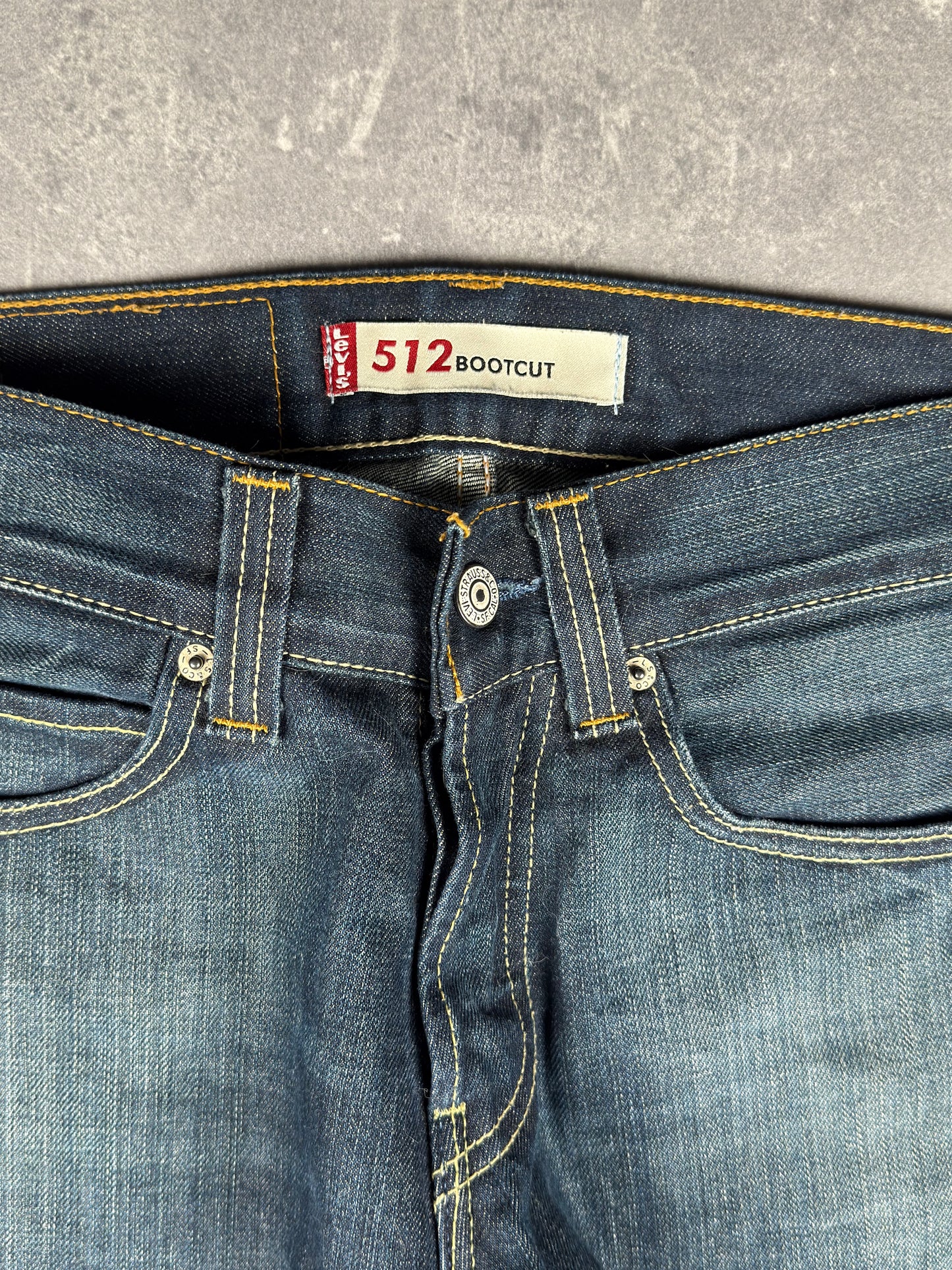 Levi’s bootcut Jeans (W28/L32)