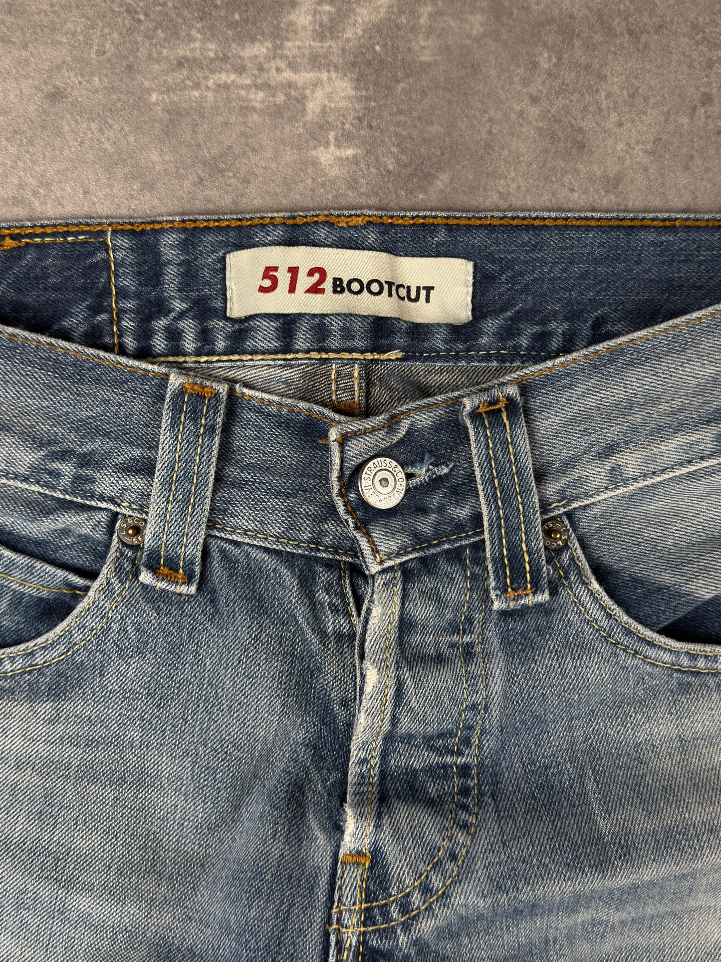 Levi’s bootcut Jeans (W26/L30)