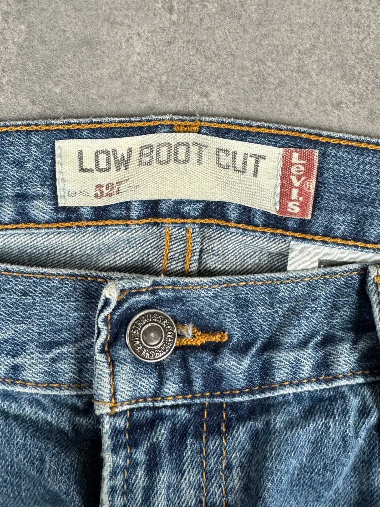 Levi’s bootcut Jeans (W36/L32)
