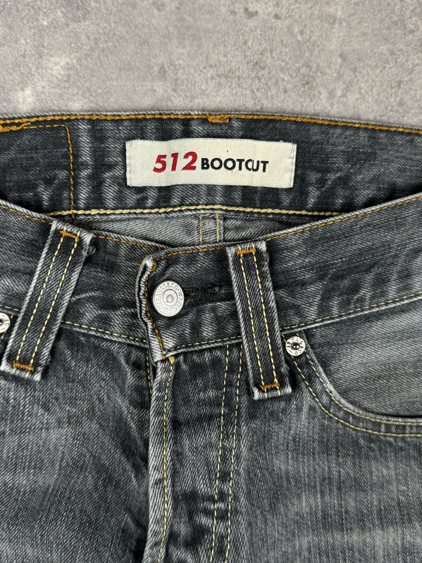 Levi’s bootcut Jeans (W28/L32)