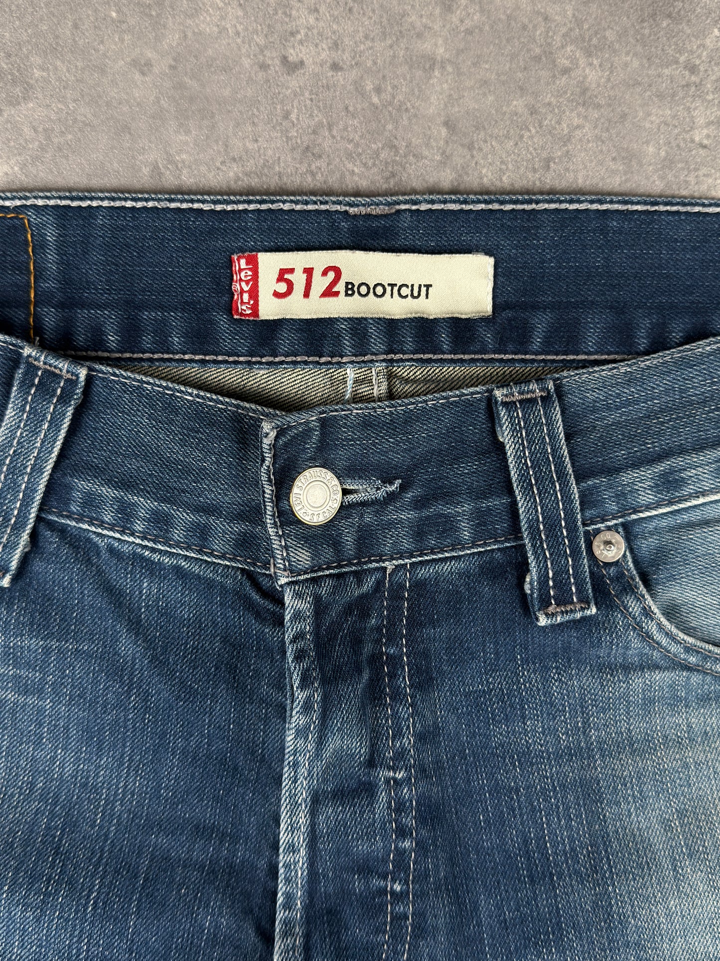 Levi’s bootcut Jeans (W33/L32)