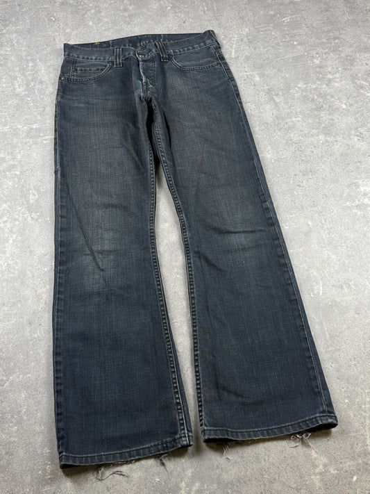 Levi’s bootcut jeans (W33/L32)
