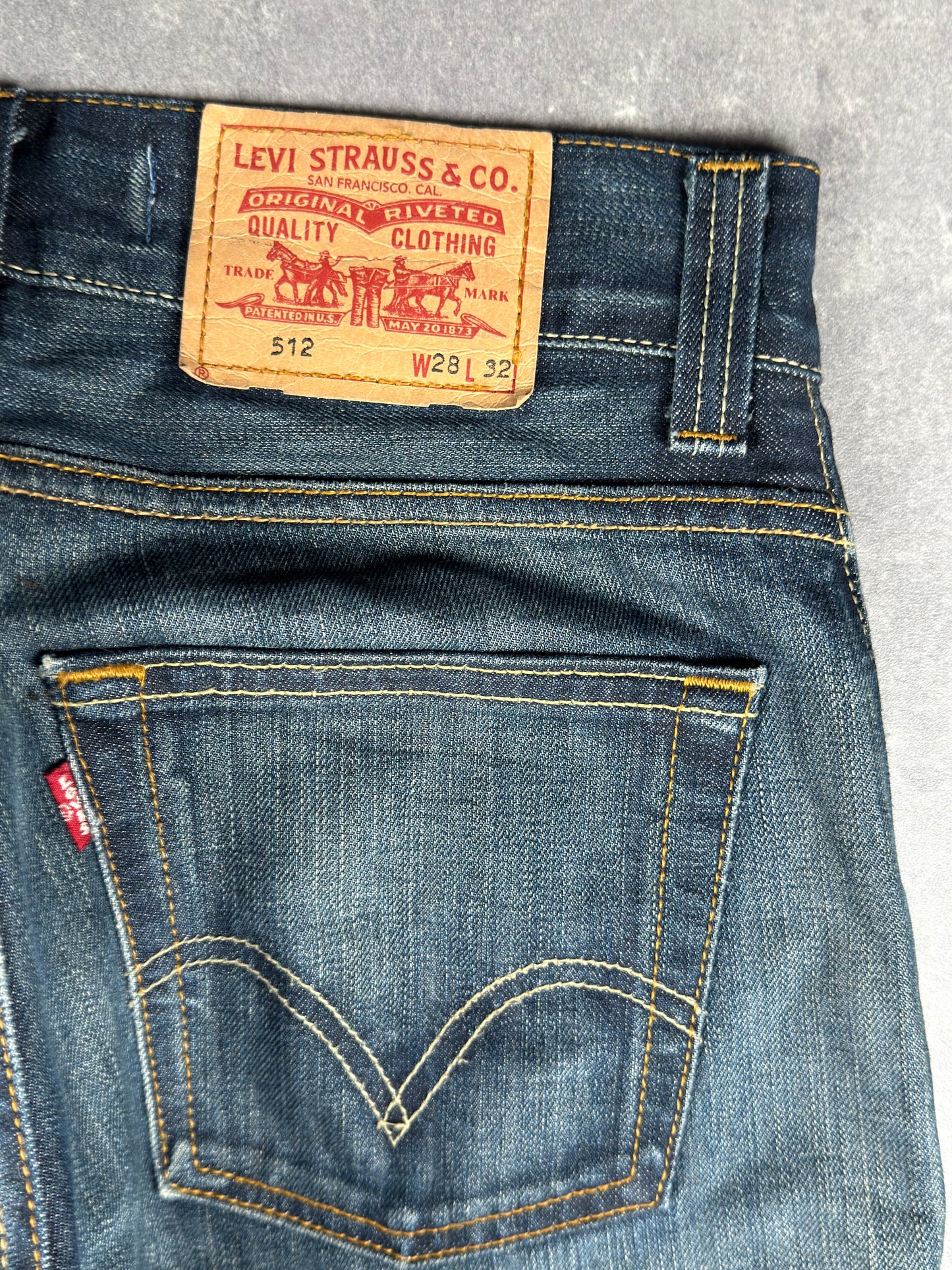 Levi’s bootcut Jeans (W28/L32)