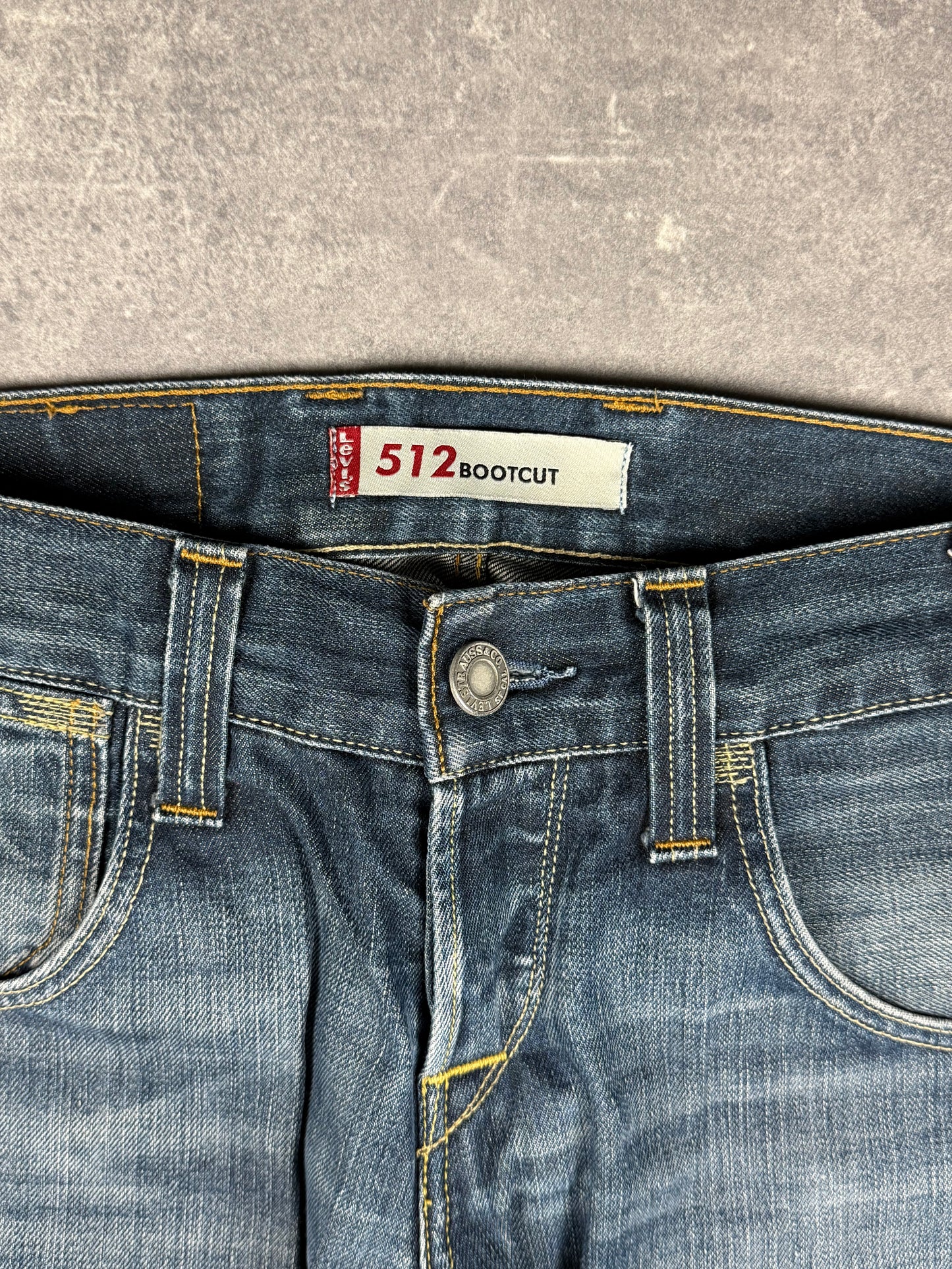 Levi’s bootcut Jeans (W28/L32)