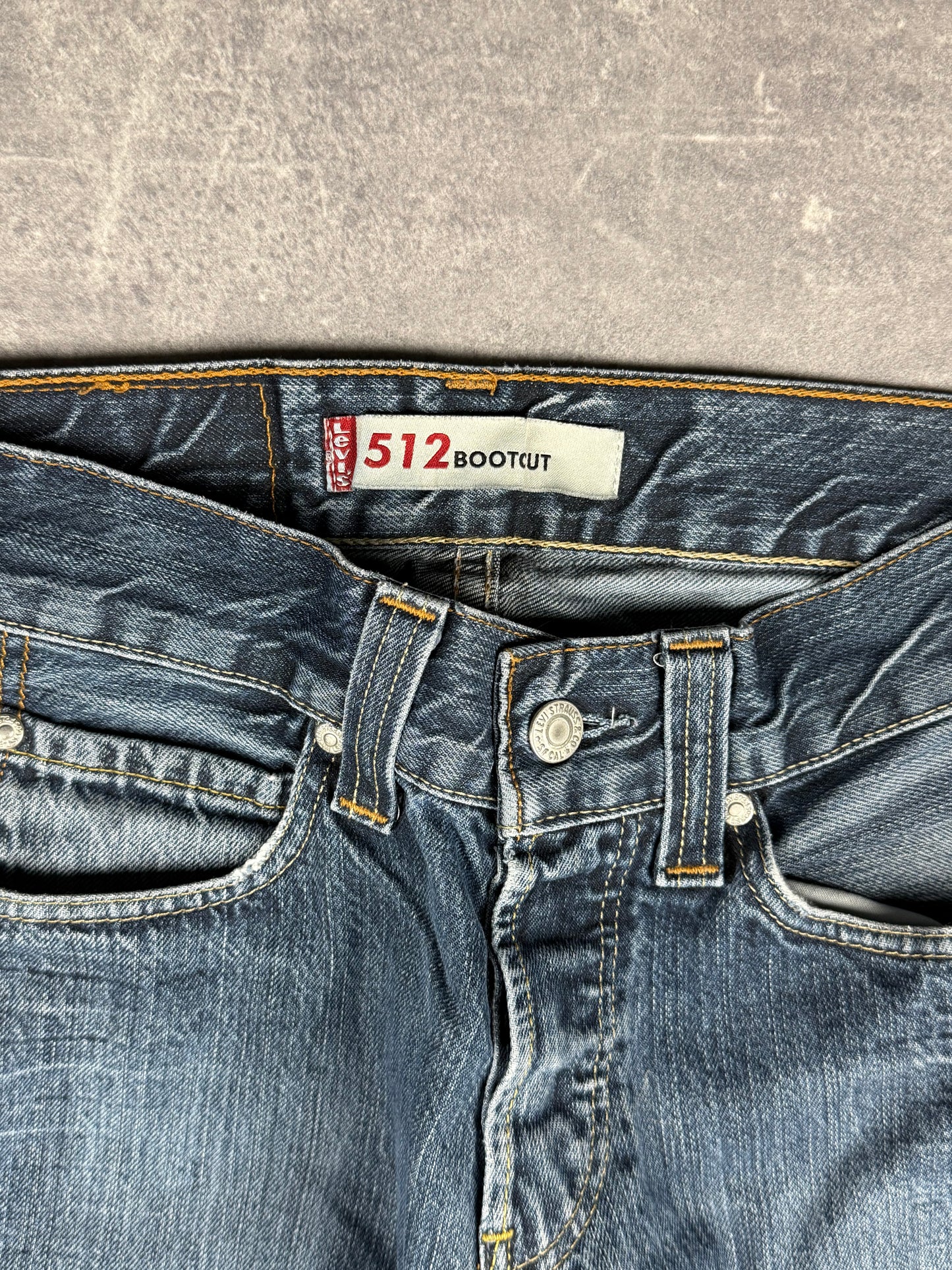 Levi’s bootcut Jeans (W28/L30-32)