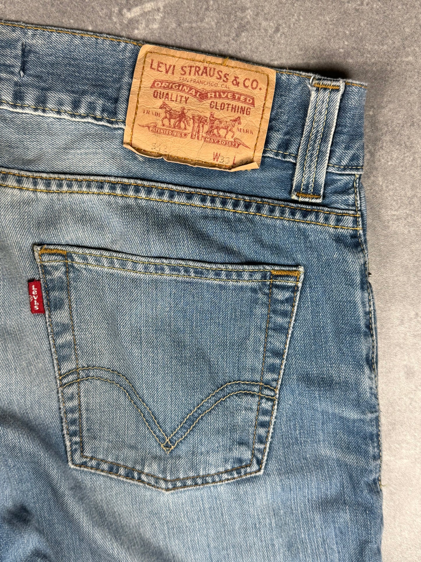 Levi’s bootcut (W33/L32)