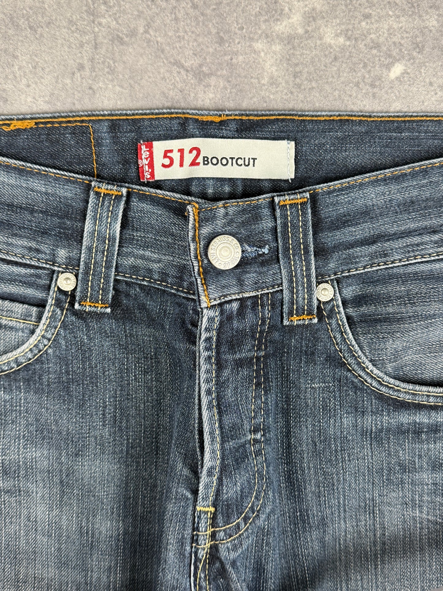 Jean Levi's coupe bootcut (27/L30)