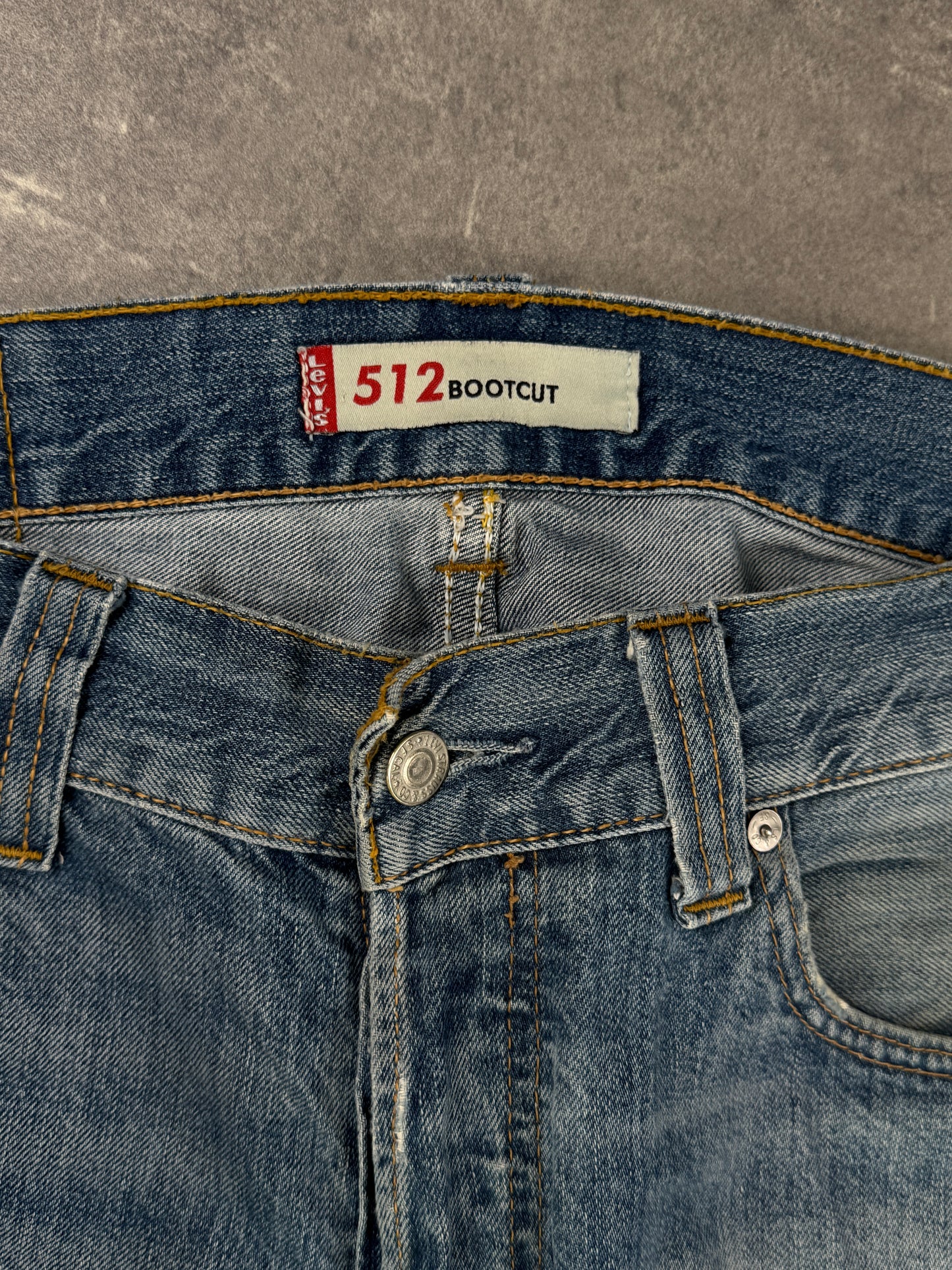 Levi’s bootcut Jeans (W33/L32)