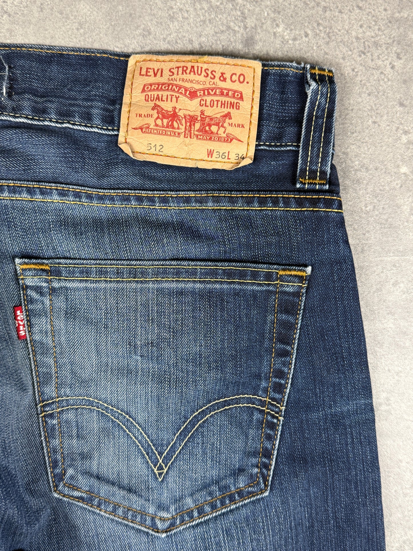 Levi’s bootcut Jeans (W36/L34-36)