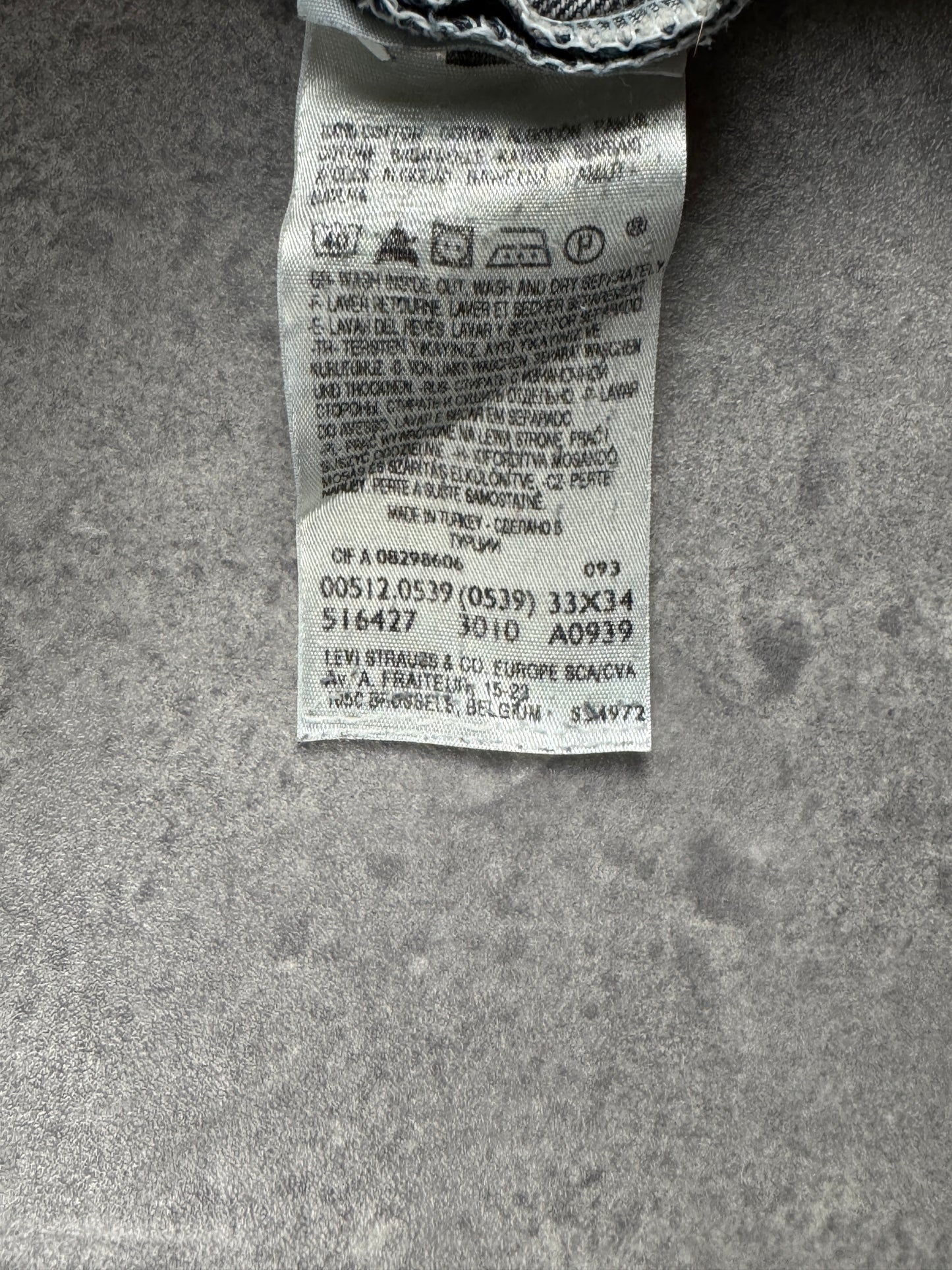 Levi’s bootcut jeans (W33/L34)