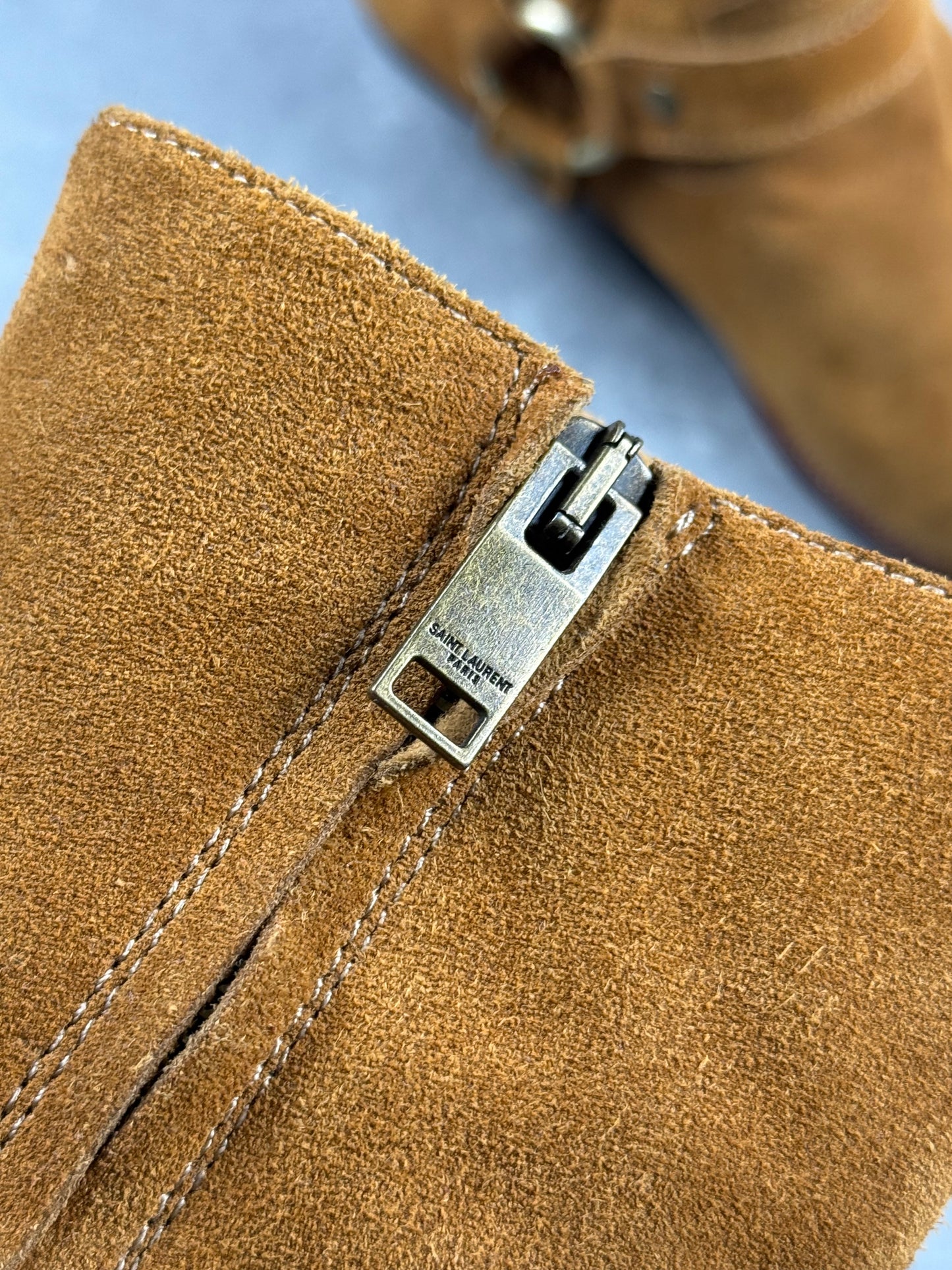 Saint Laurent Chelsea Boots (44)