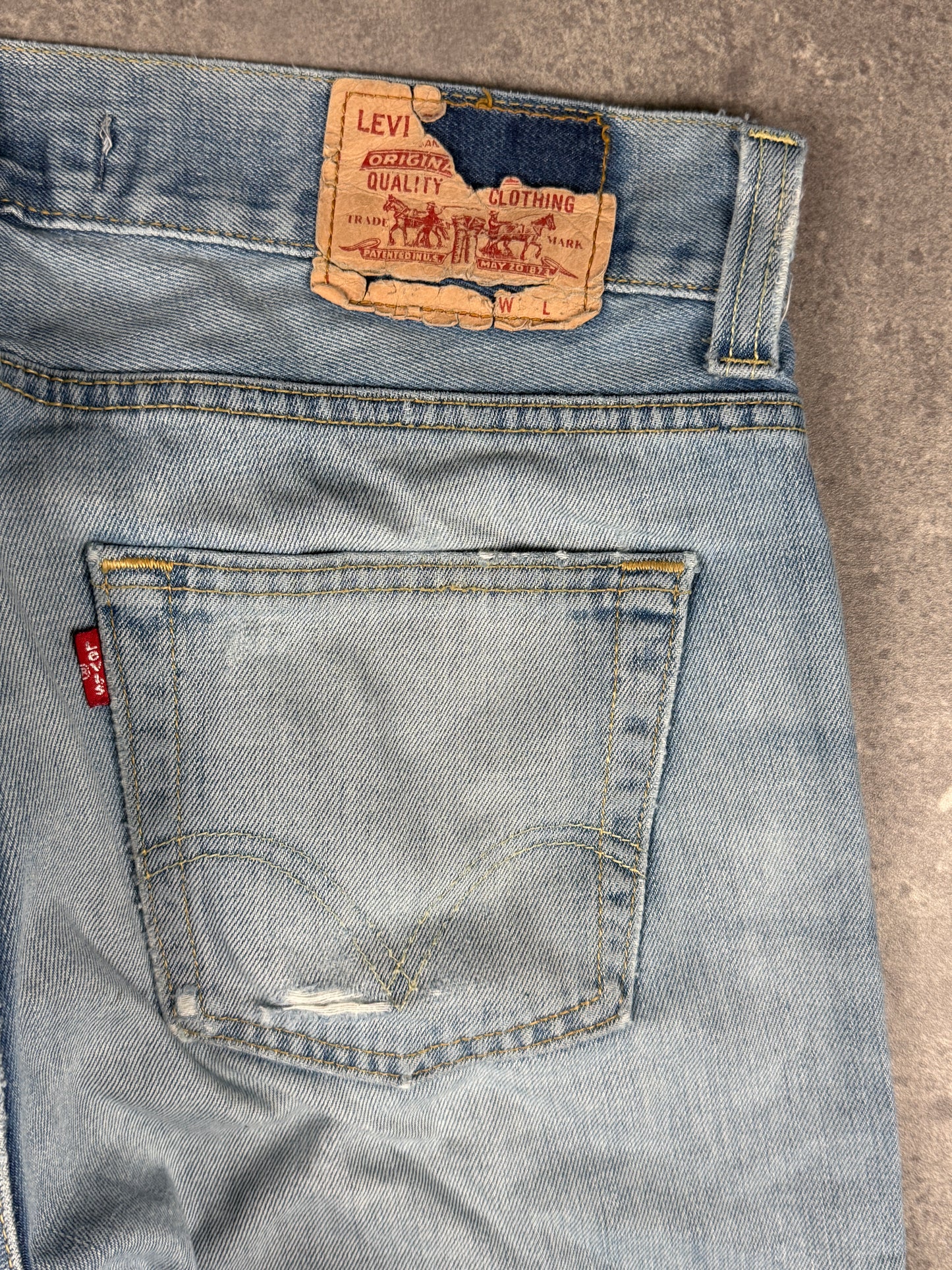 Levi’s bootcut Jeans  (W34/L34-36)