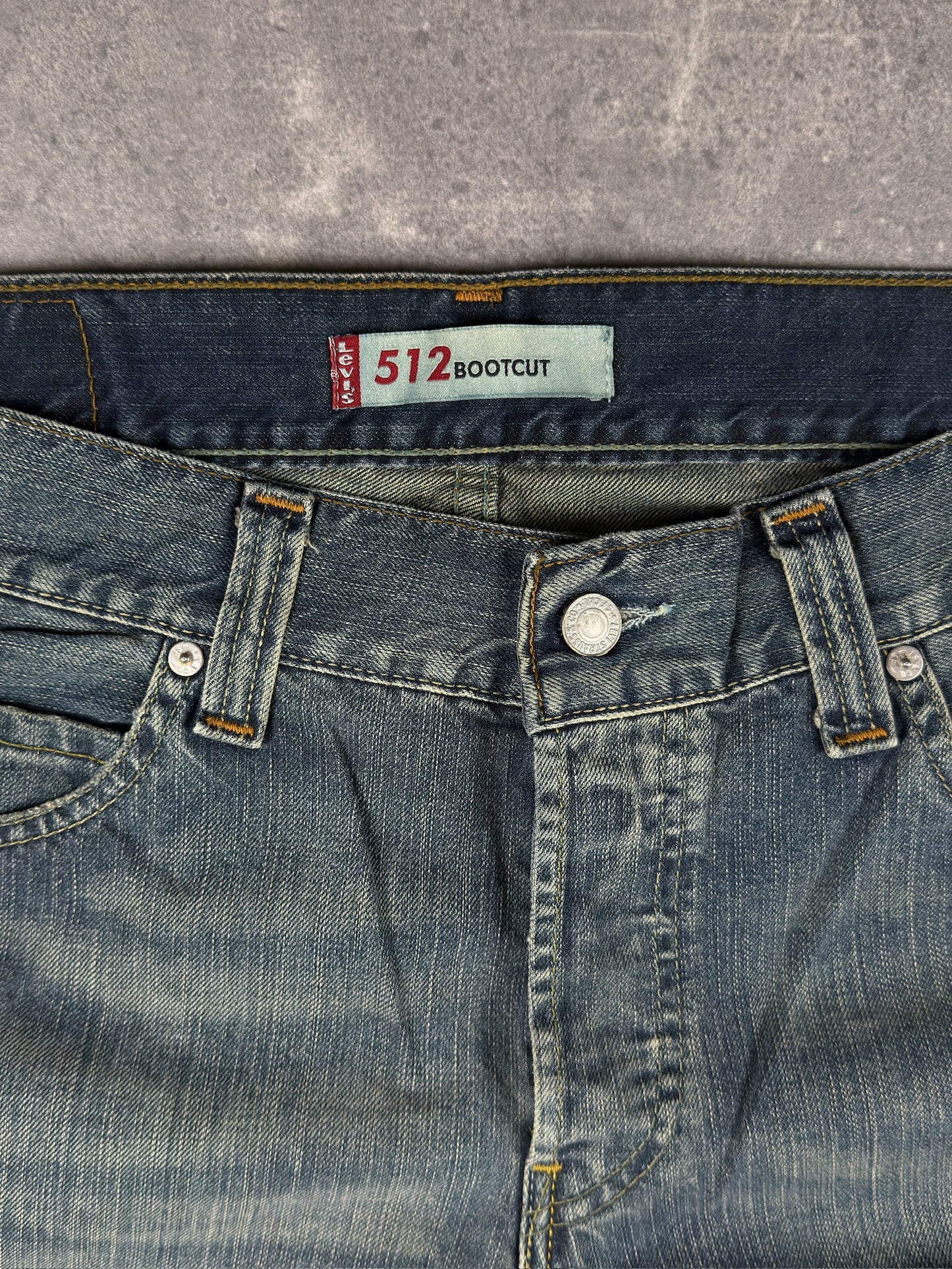 Levi’s bootcut Jeans (W33/L32-L34)
