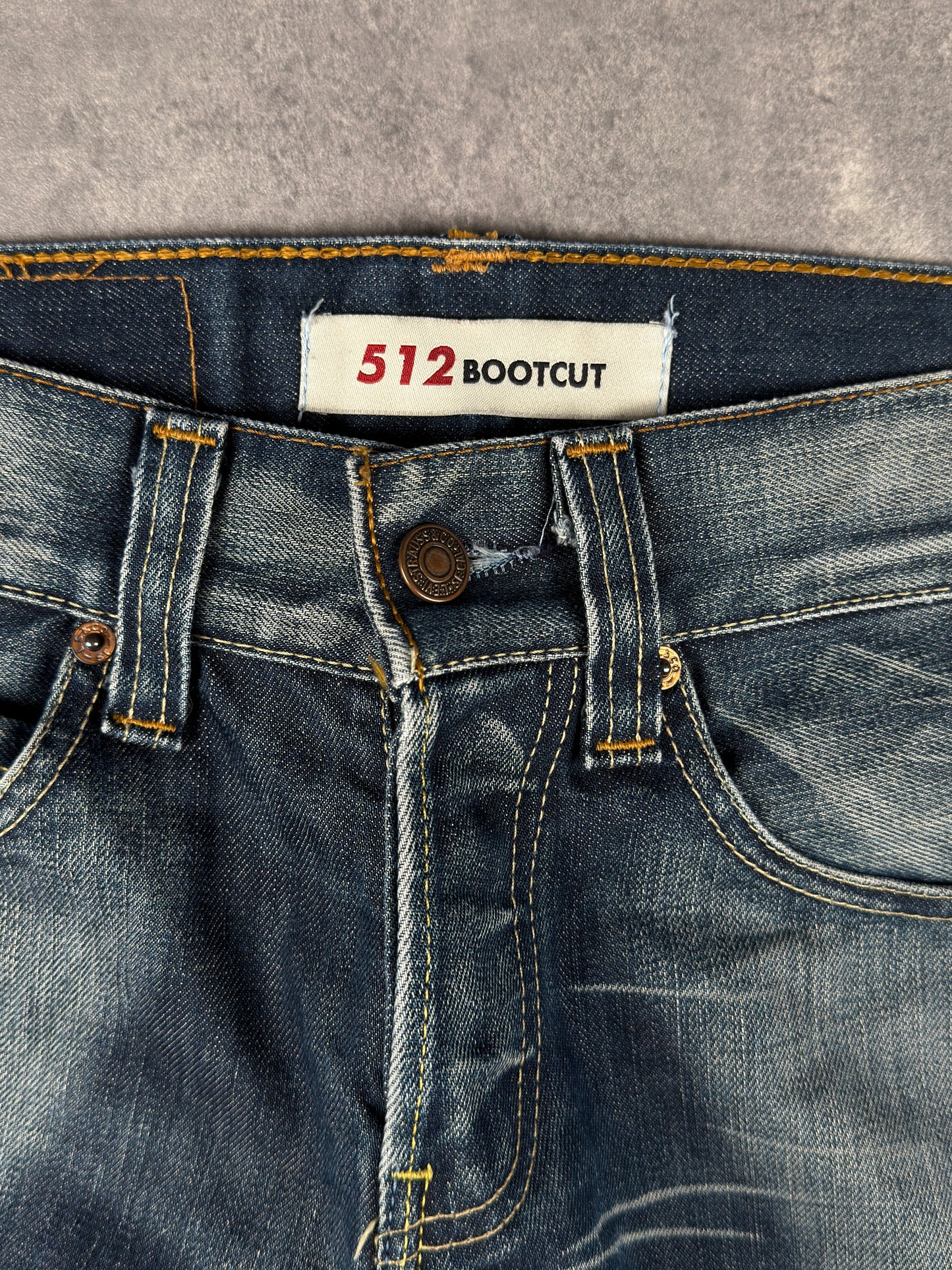 Levi’s bootcut Jeans (W28/L32)