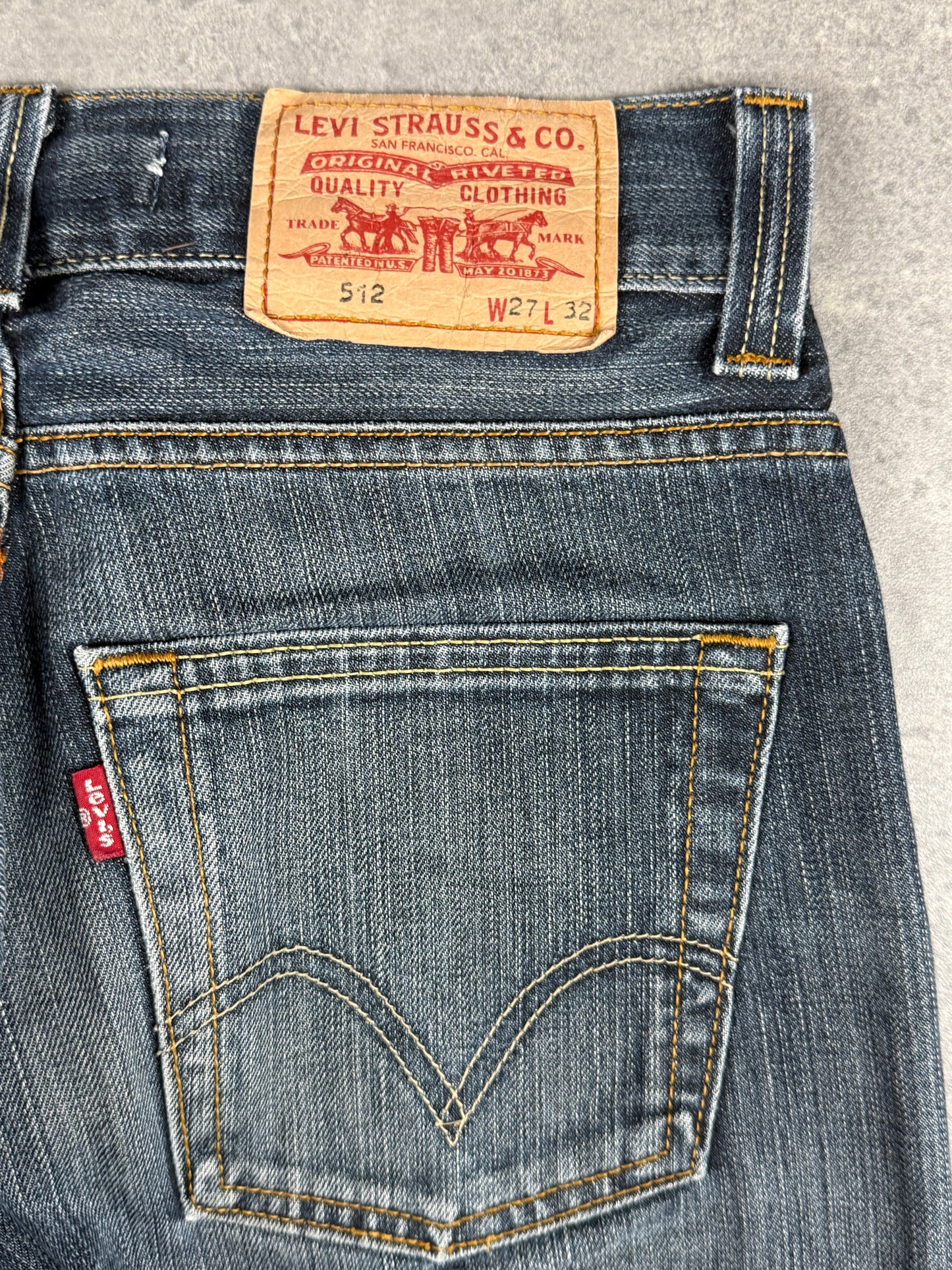 Jean Levi's coupe bootcut (27/L30)