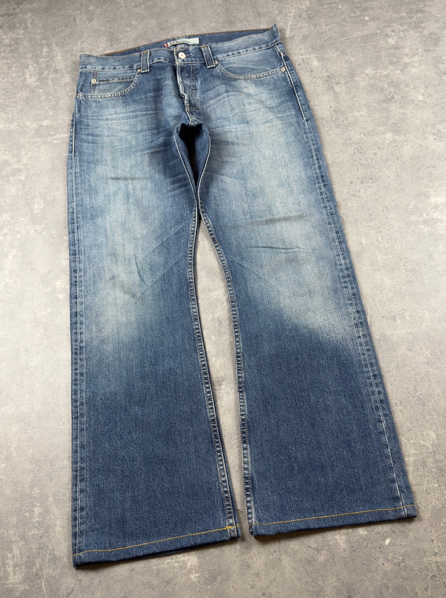 Levi’s bootcut Jeans (W34/L32)