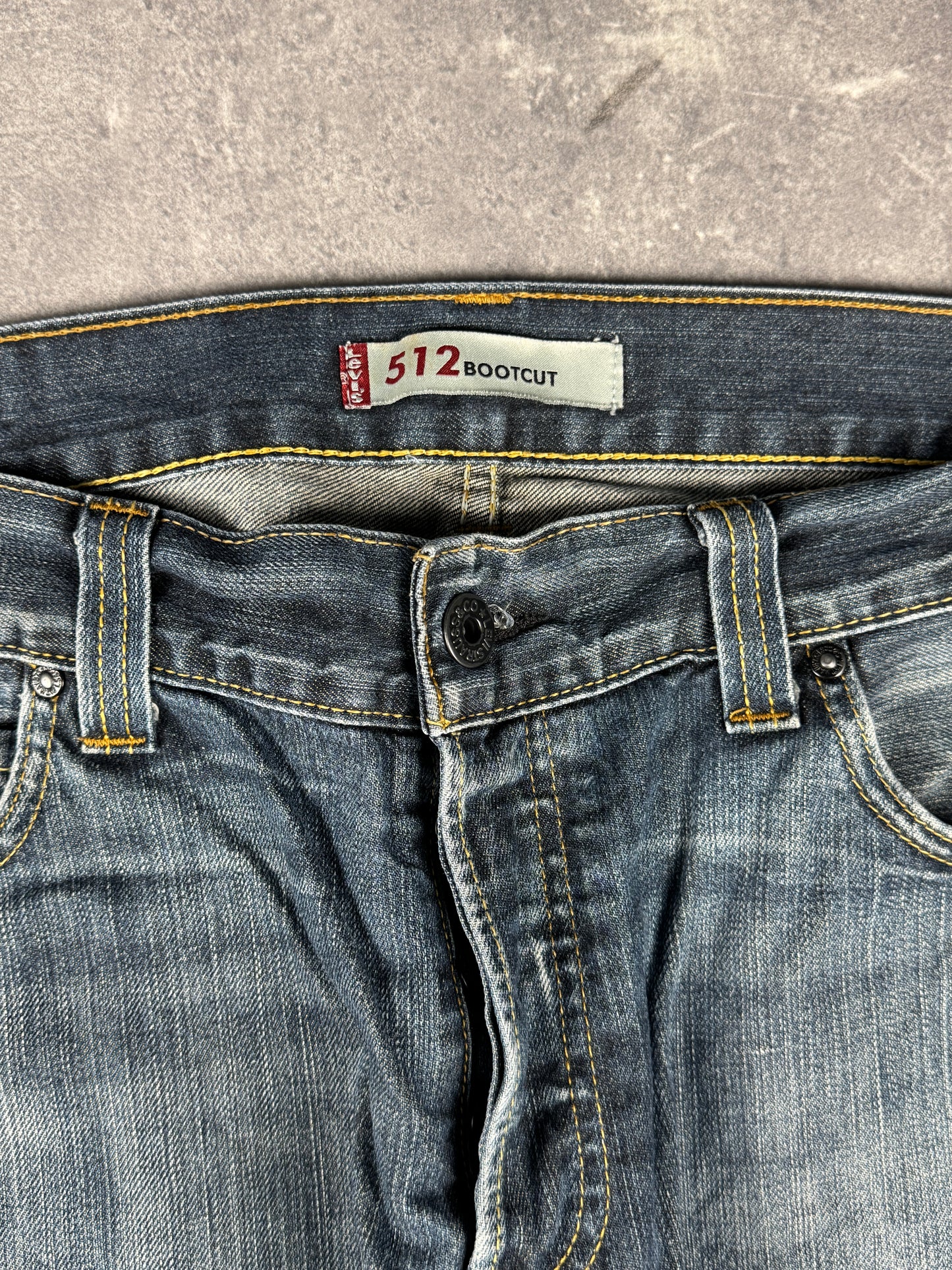 Levi’s bootcut W38/L34-36)