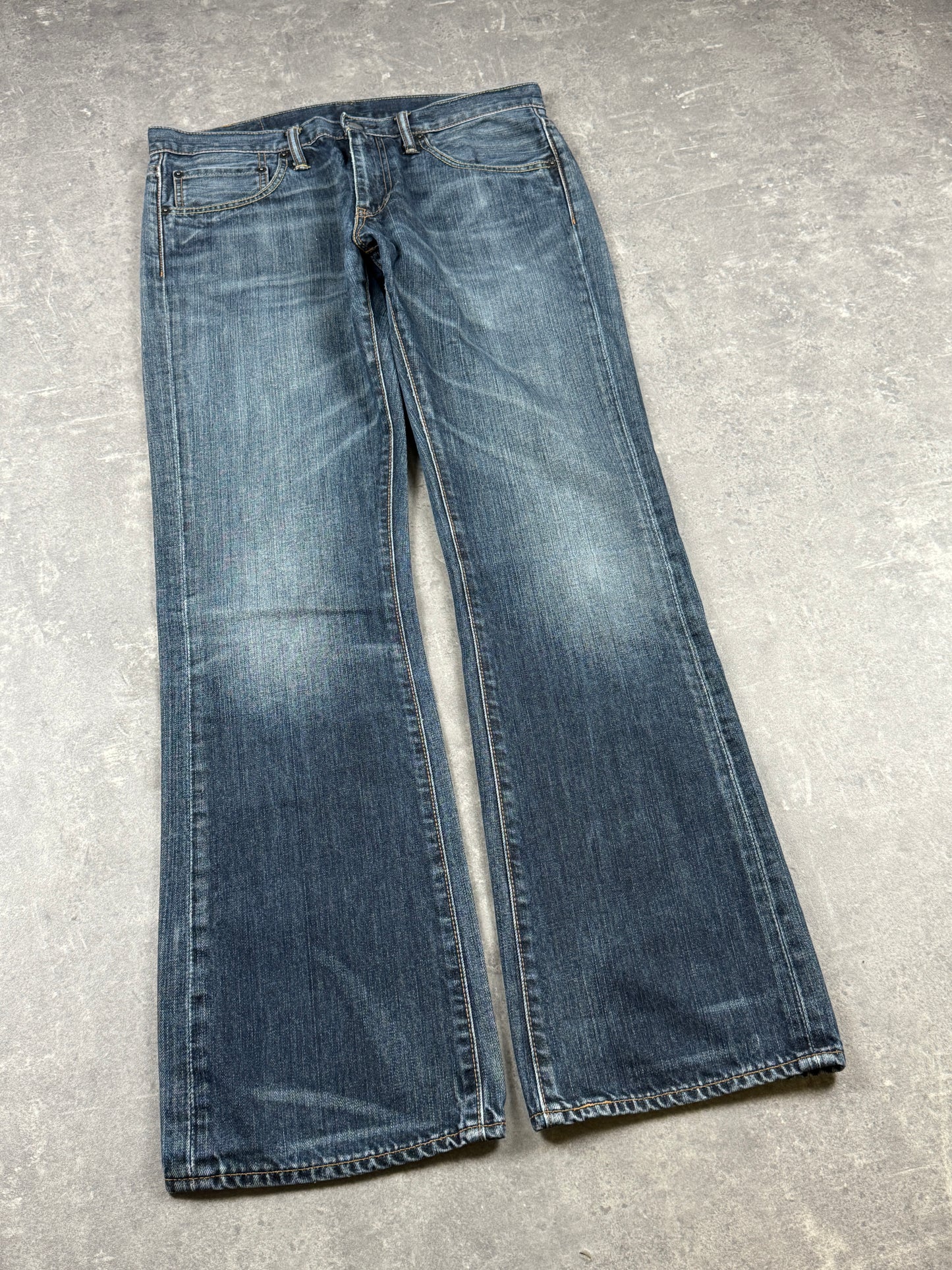 Levi’s bootcut jeans (W34/L32)