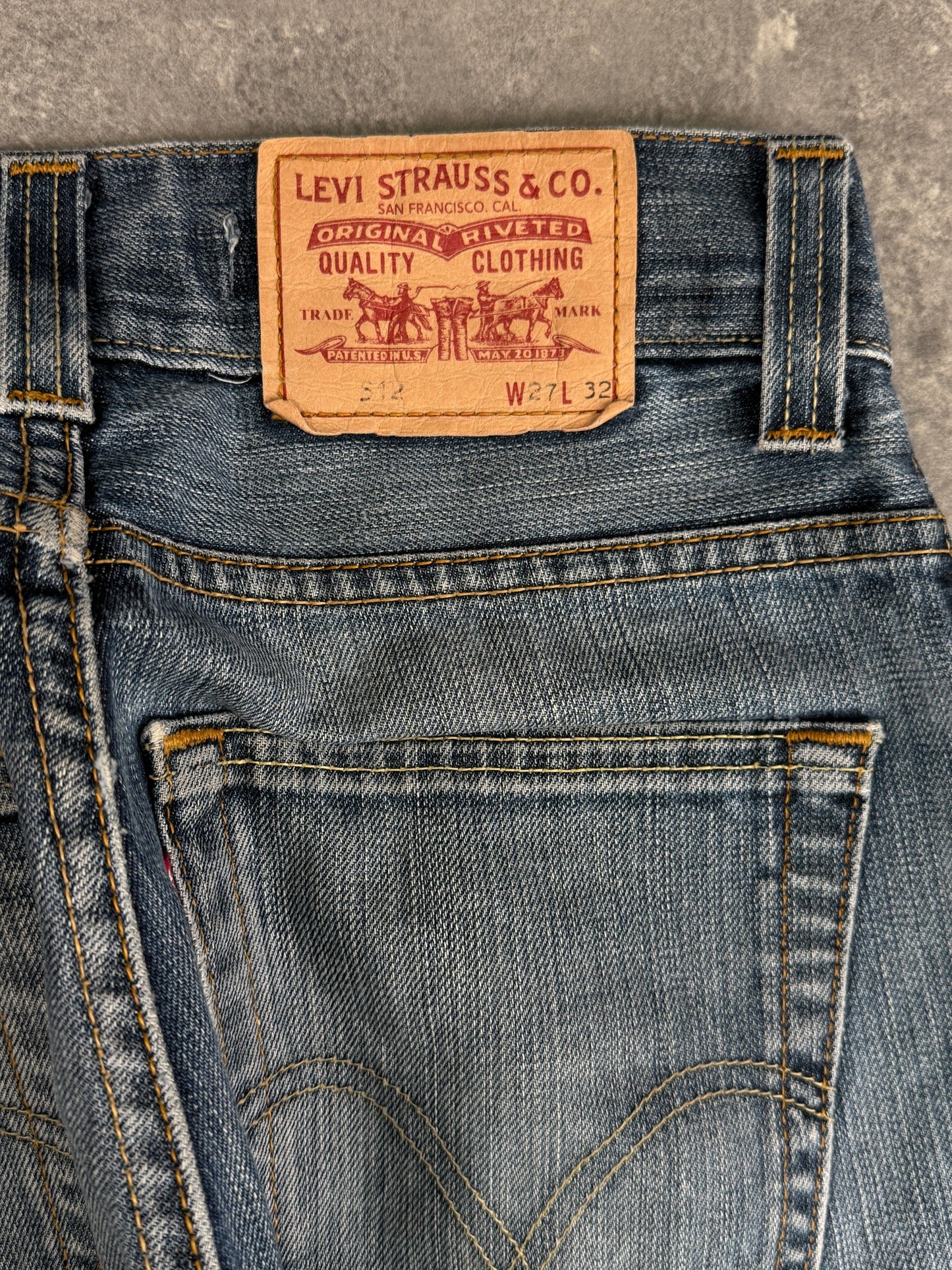 Levi’s bootcut Jeans (W27/L32)