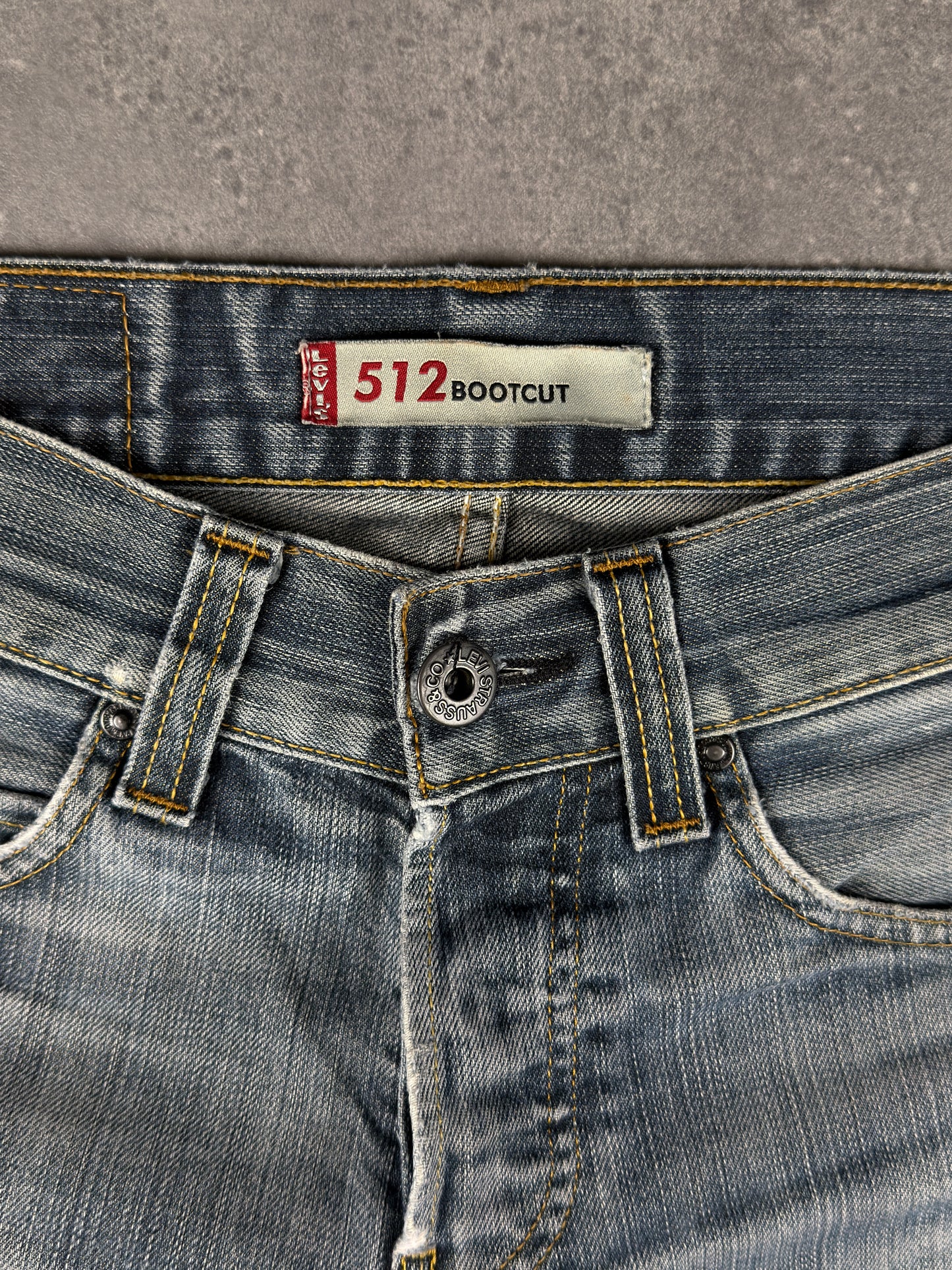 Levi’s bootcut Jeans (W28/L30)