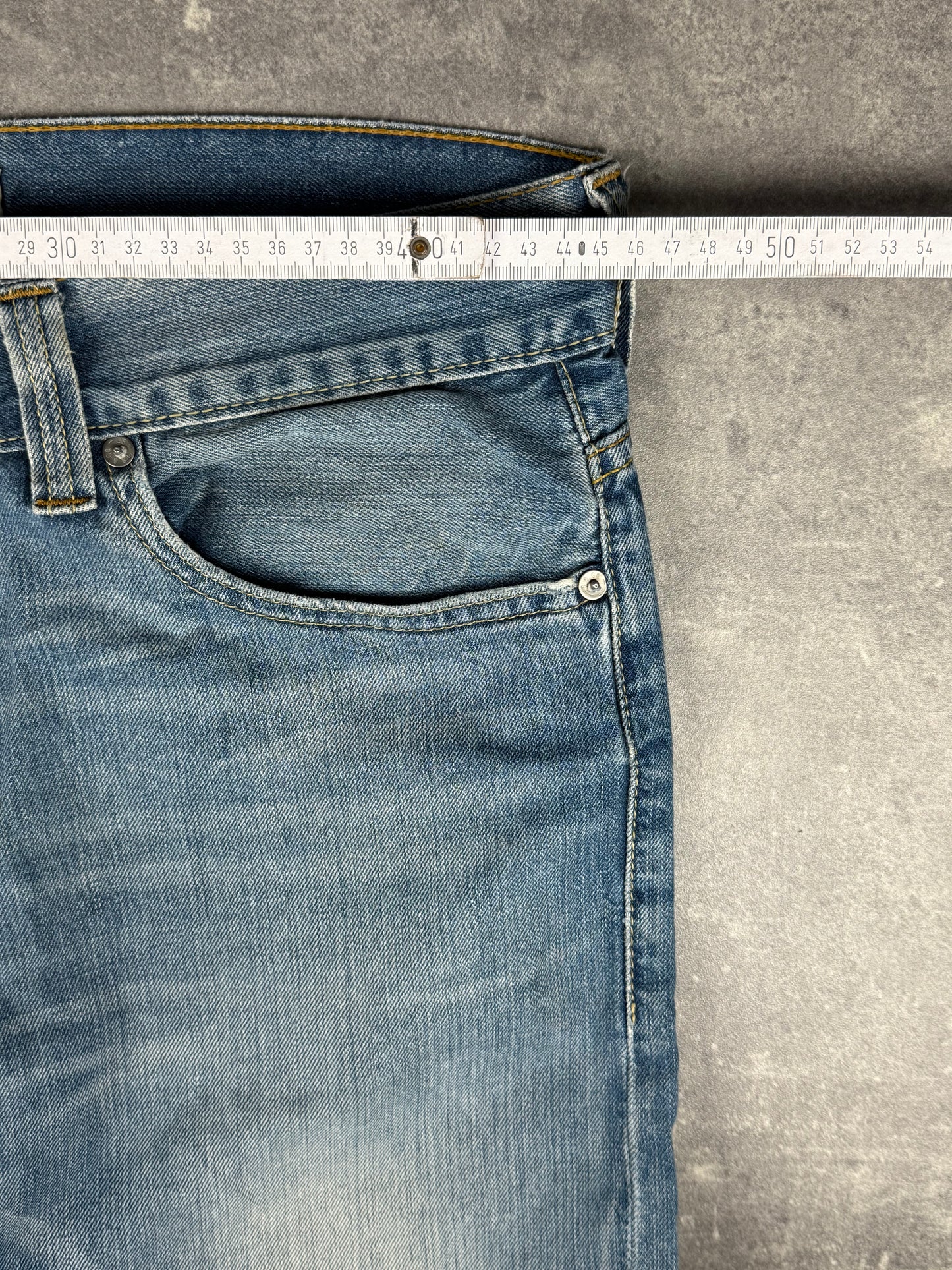 Levi’s bootcut (W33/L32)