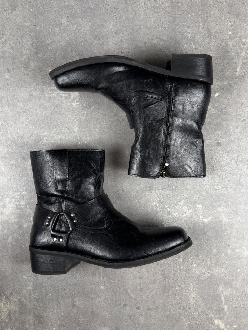 Harness Boot (EU:43 / US:9.5)
