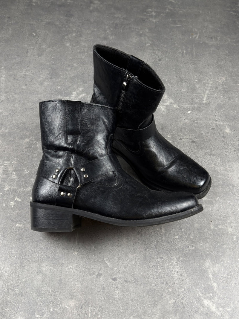Harness Boot (EU:43 / US:9.5)