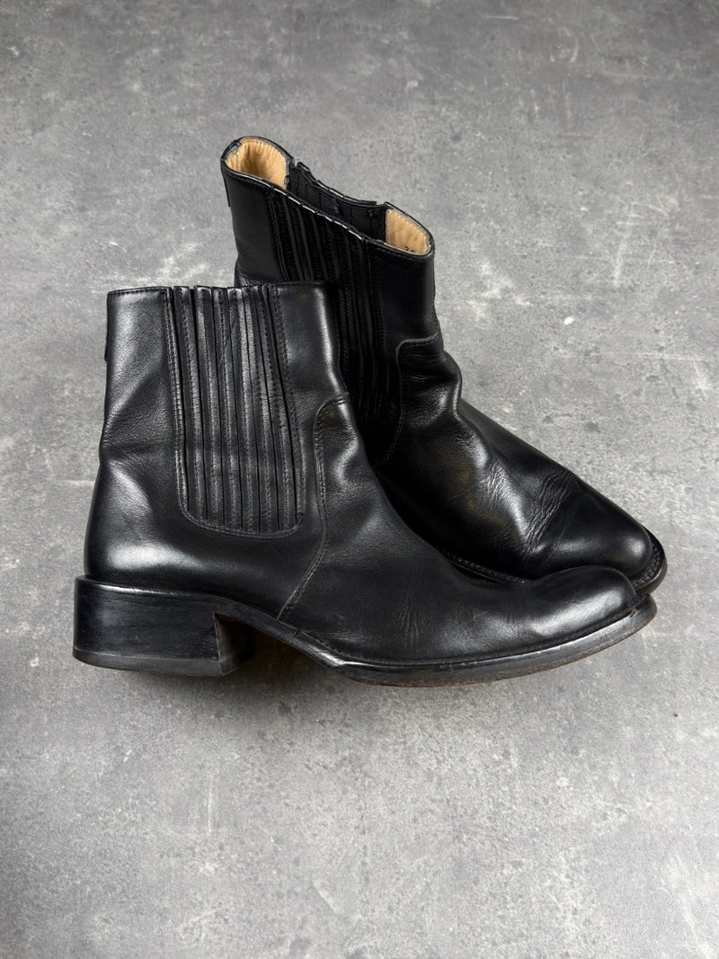 Chelsea Boot (EU:39 / US:6)